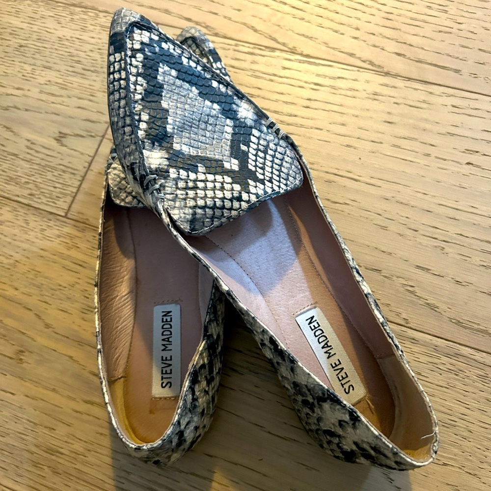 Steve Madden Snake Print Womens Shoe